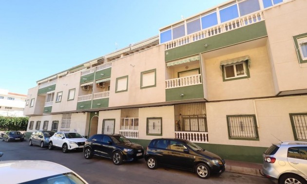 Apartment - zum Verkauf - Torrevieja - Torrevieja Centro
