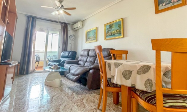 Apartment - zum Verkauf - Torrevieja - Torrevieja Centro