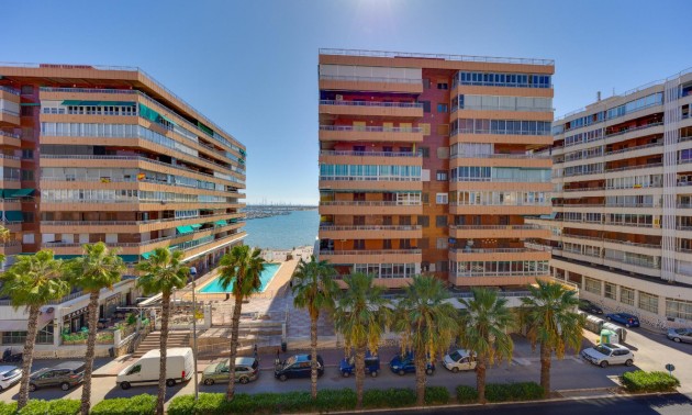 Apartment - zum Verkauf - Torrevieja - Torrevieja Centro