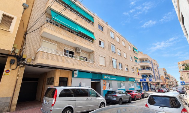 Apartment - zum Verkauf - Torrevieja - Torrevieja Centro