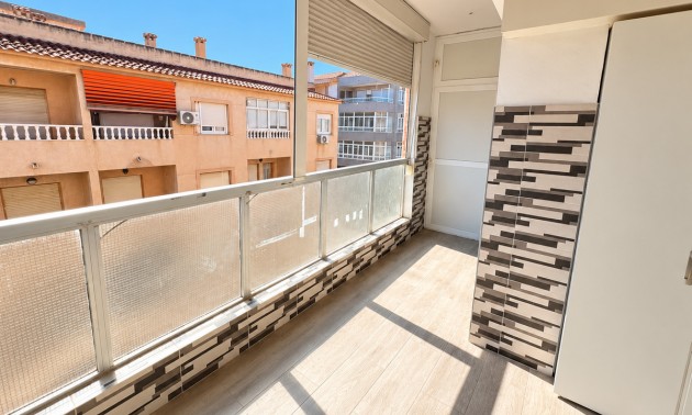Apartment - zum Verkauf - Torrevieja - Torrevieja Centro