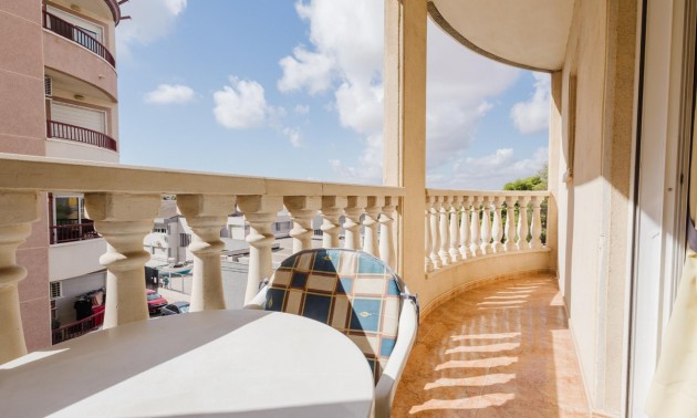Apartment - zum Verkauf - Torrevieja - Torrevieja