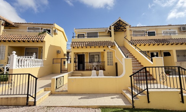 Apartment - zum Verkauf - Villamartin - Villamartin