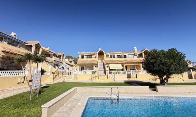 Apartment - zum Verkauf - Villamartin - Villamartin