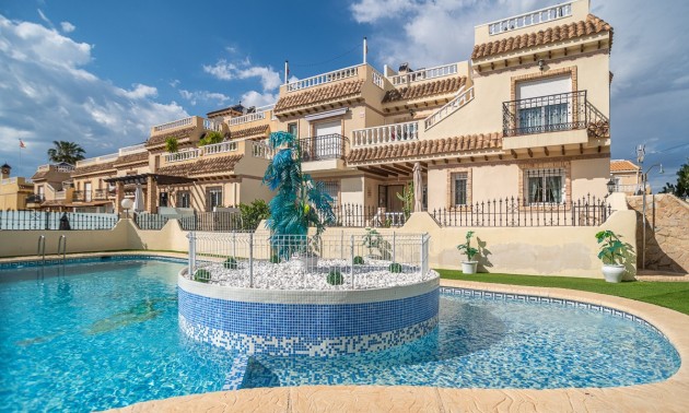Appartement - A Vendre - Orihuela - Orihuela Costa