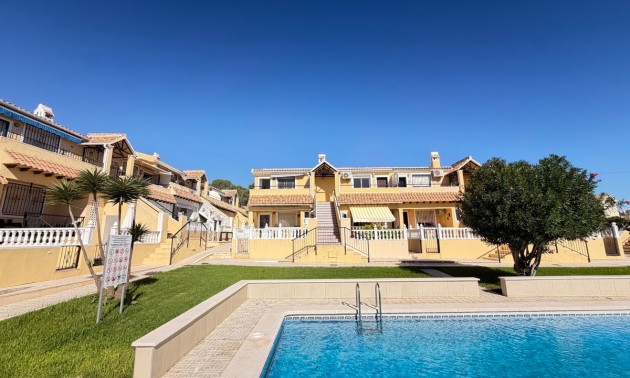 Appartement - A Vendre - Orihuela - Villamartin