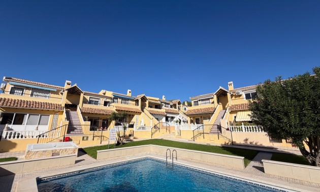 Appartement - A Vendre - Orihuela - Villamartin