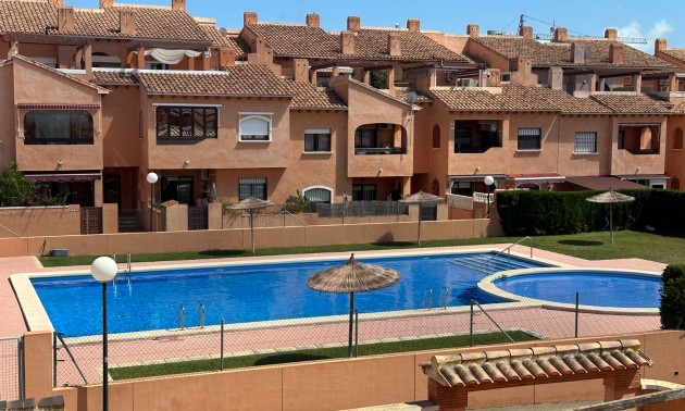 Appartement - A Vendre - Torrevieja - Aguas Nuevas
