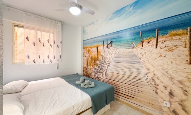 Appartement - A Vendre - Torrevieja - Playa del Cura