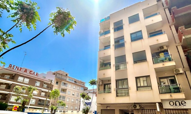 Appartement - A Vendre - Torrevieja - Torrevieja Centro