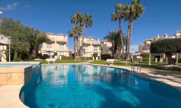 Maison de ville - A Vendre - Guardamar Del Segura - Urbanización El Raso