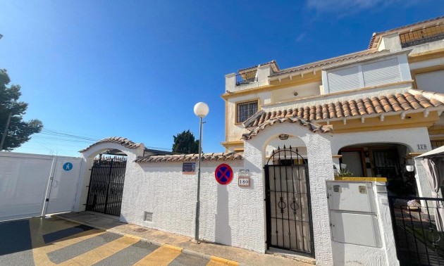 Maison de ville - A Vendre - Torrevieja - CSPK-35182