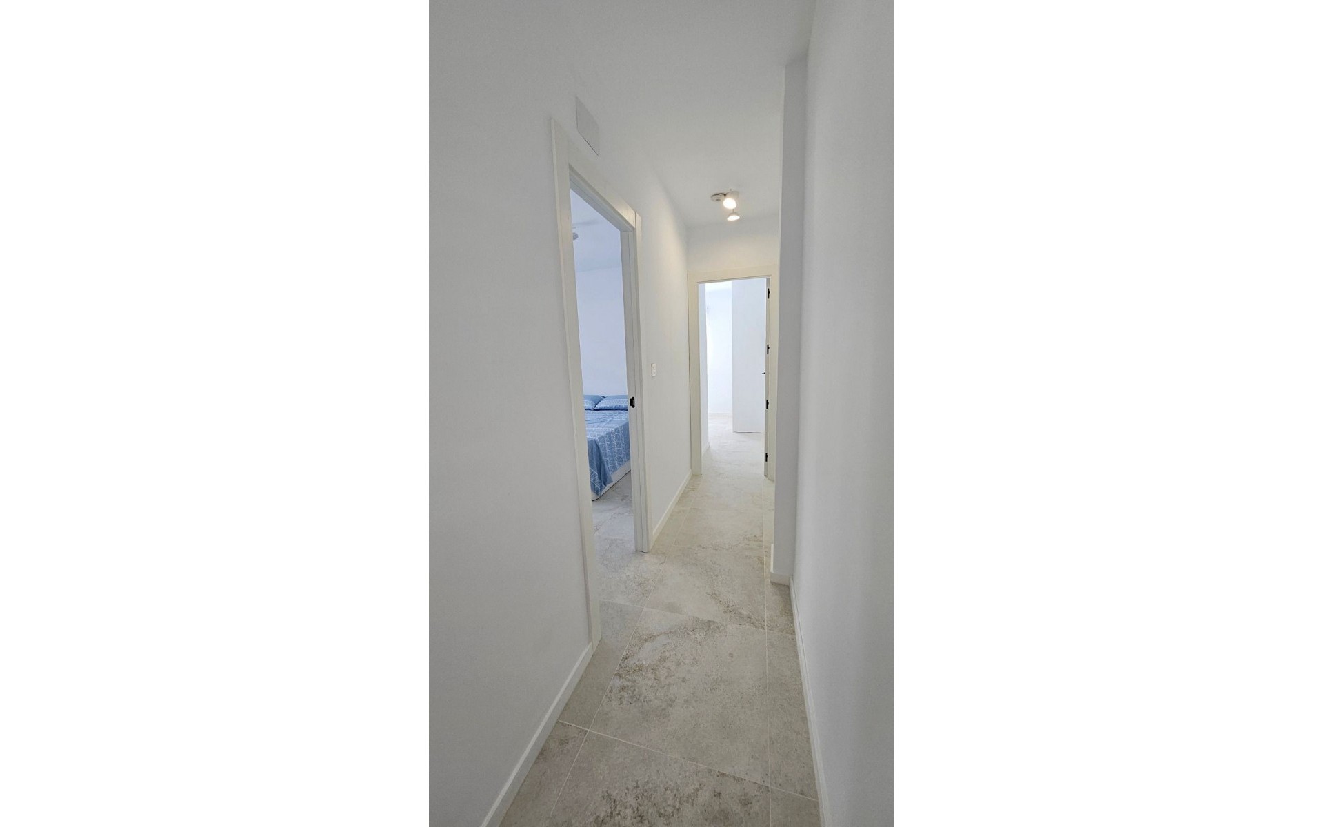  - Radhus - 