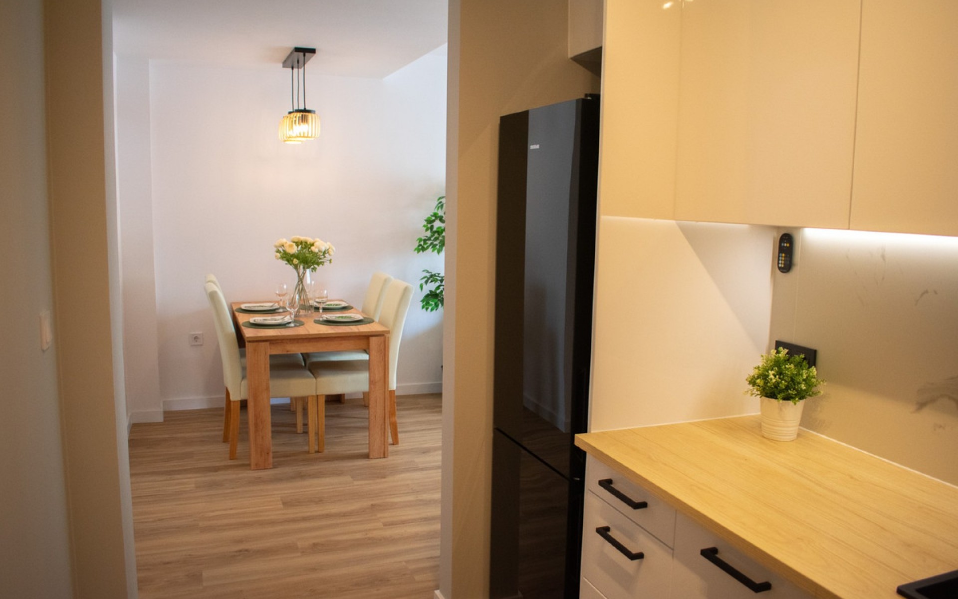  - Radhus - 