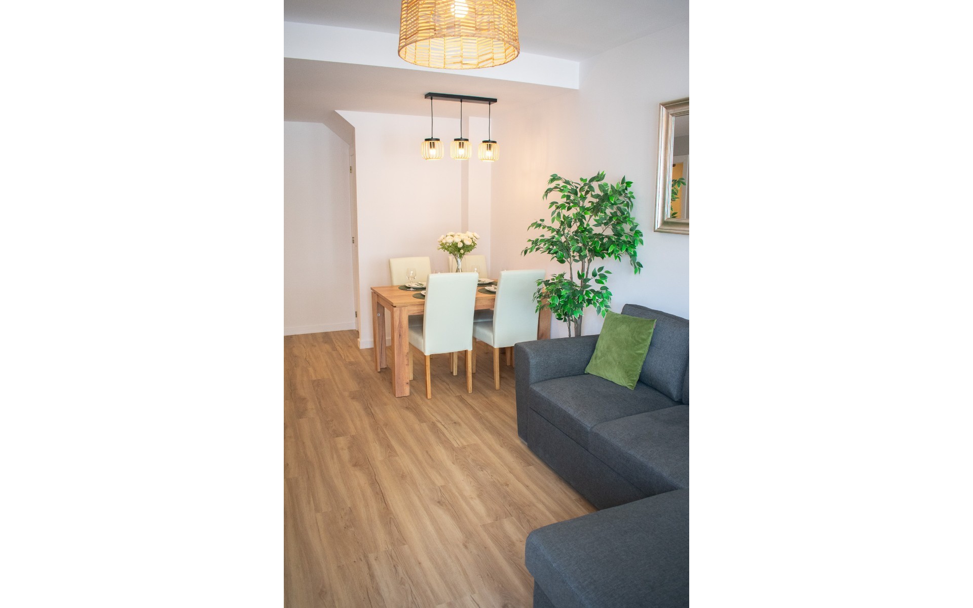  - Radhus - 
