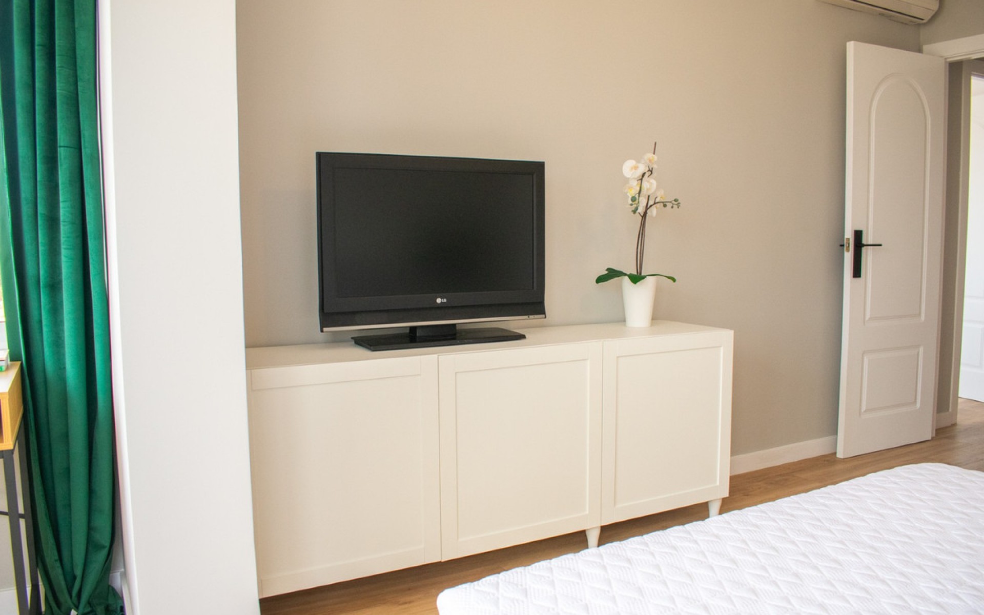  - Radhus - 