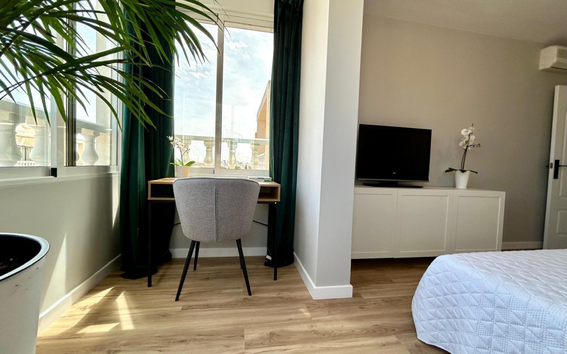  - Radhus - 