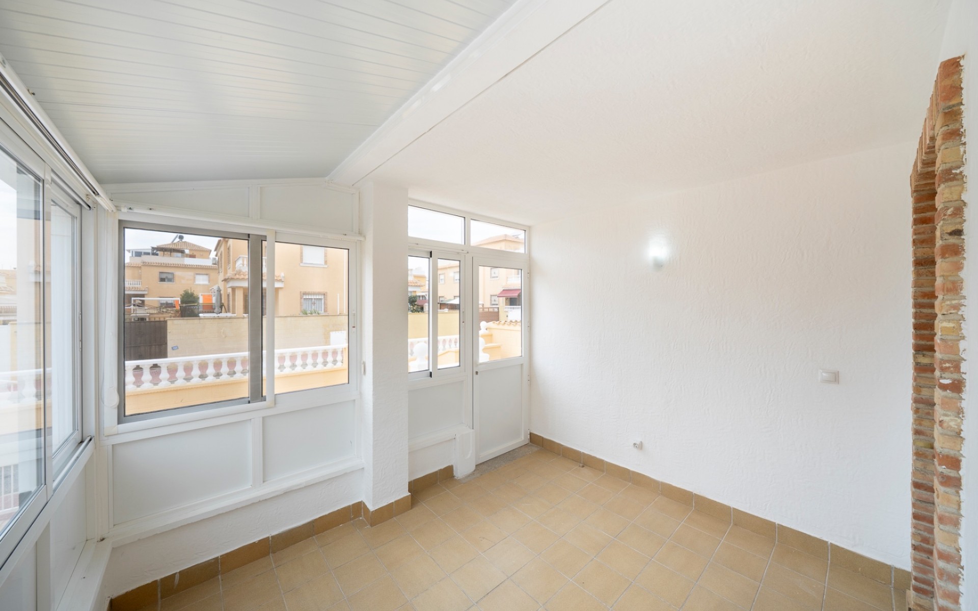  - Radhus - 