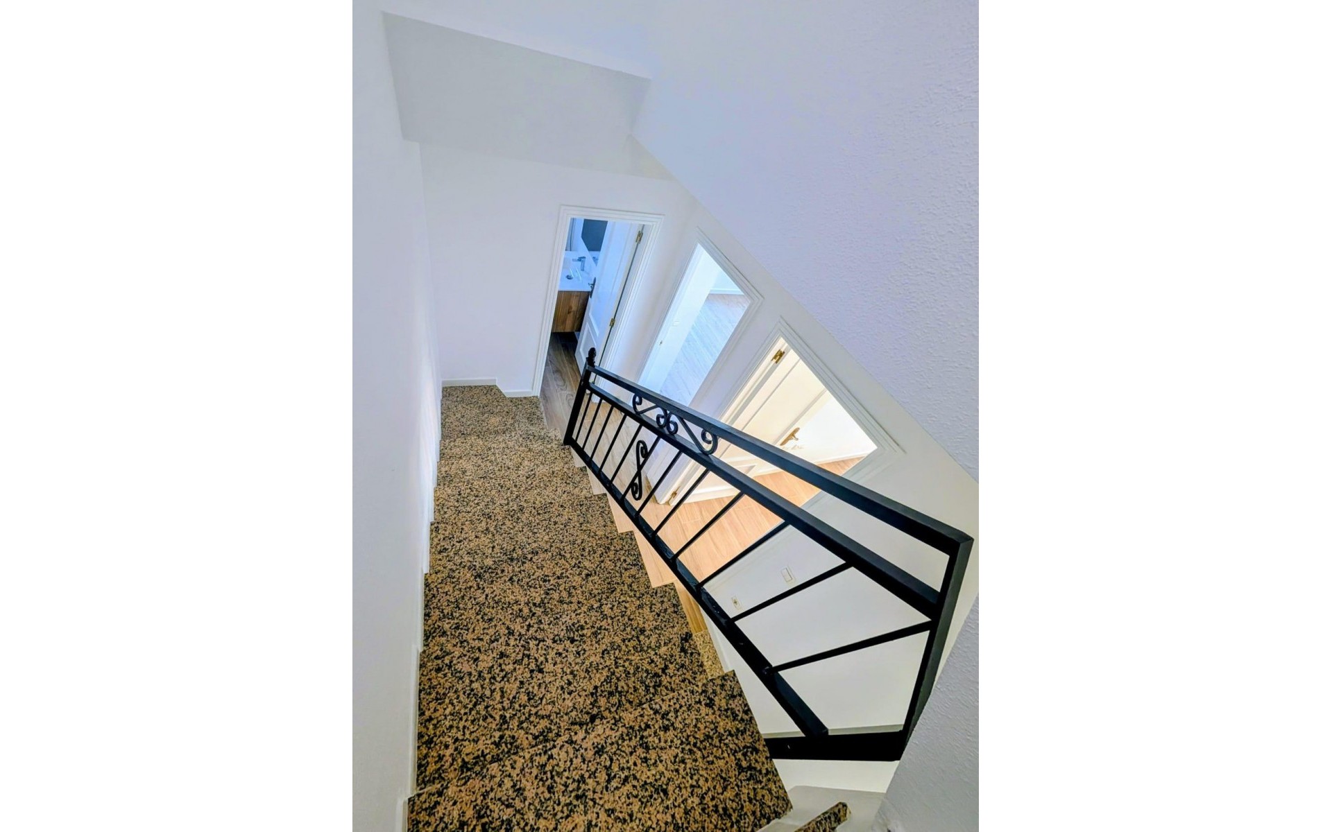  - Radhus - 