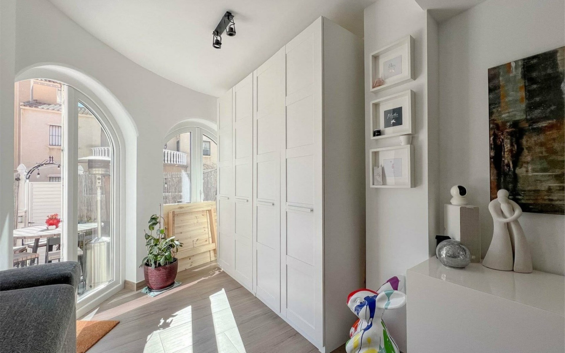 - Radhus - 