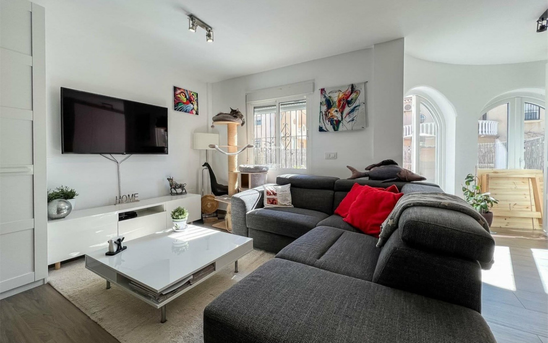  - Radhus - 