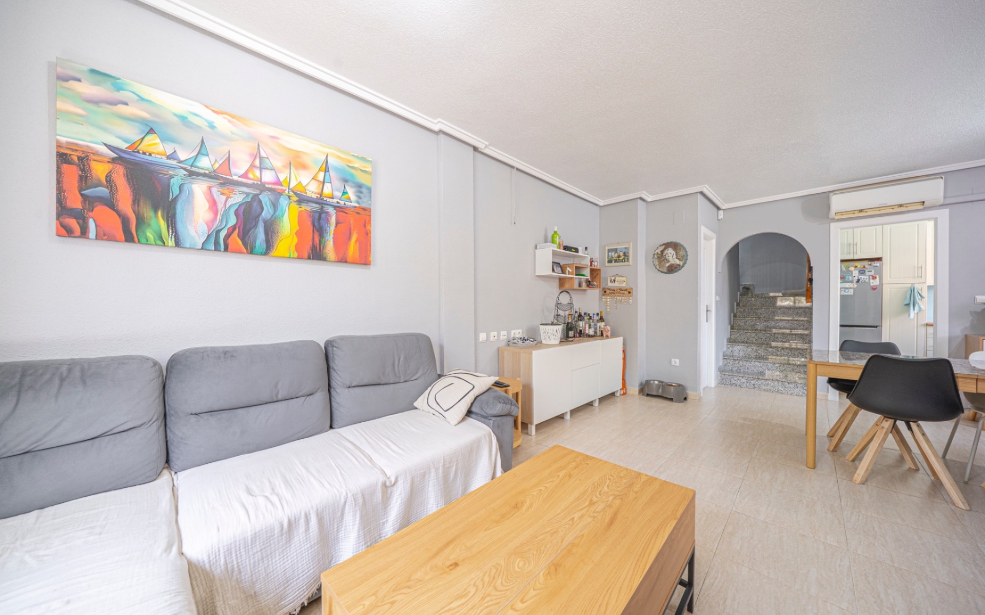  - Radhus - 