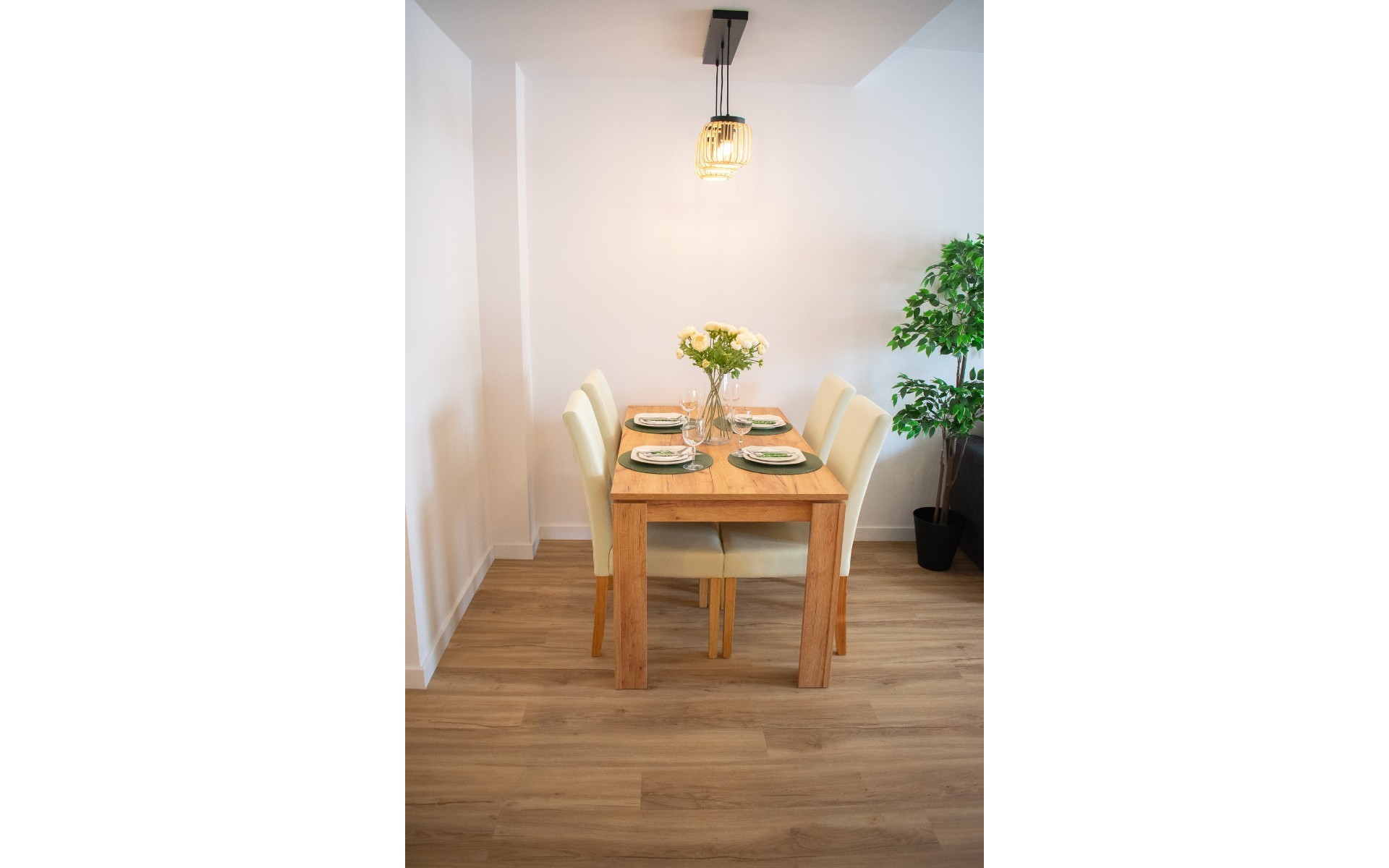  - Radhus - 