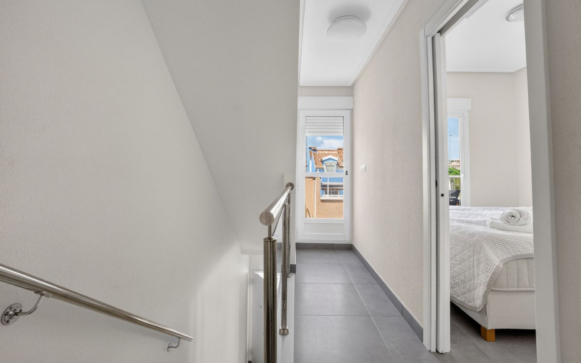  - Radhus - 