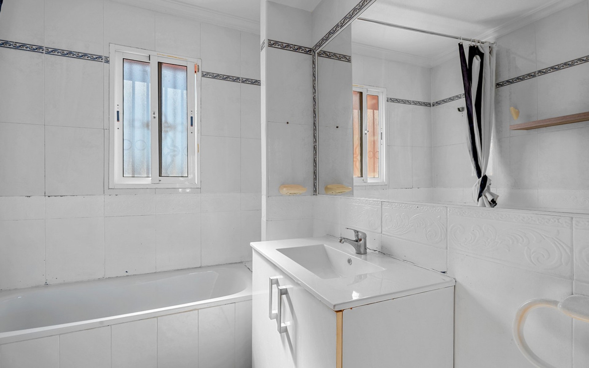  - Radhus - 