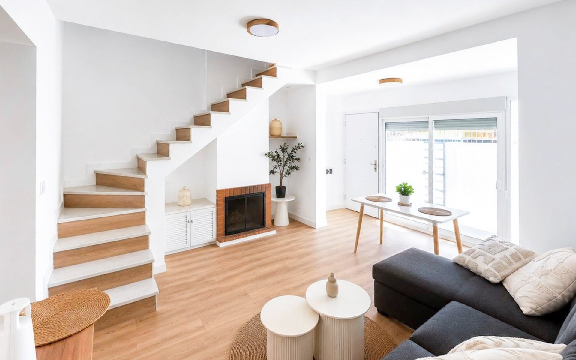  - Radhus - 