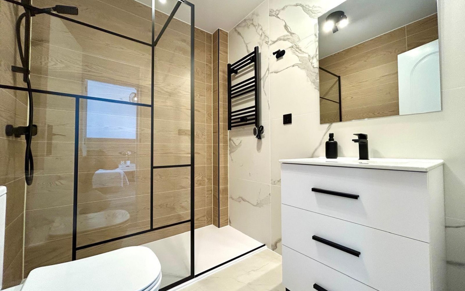  - Radhus - 