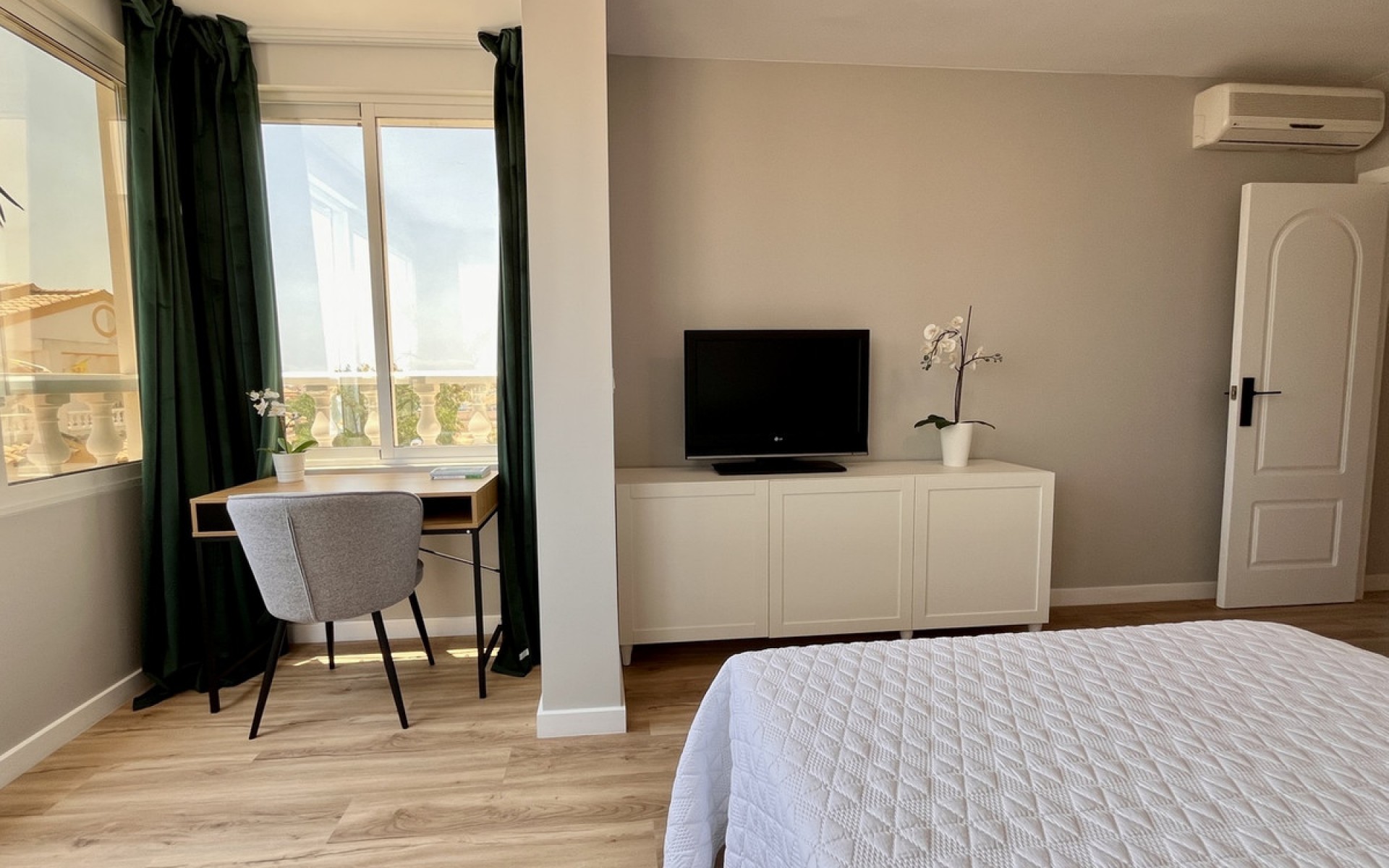  - Radhus - 