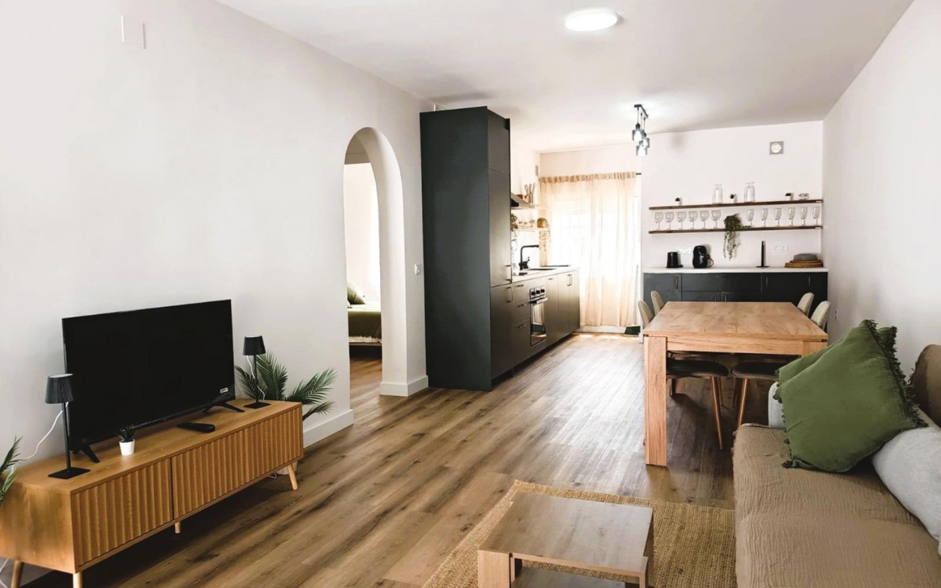  - Radhus - 