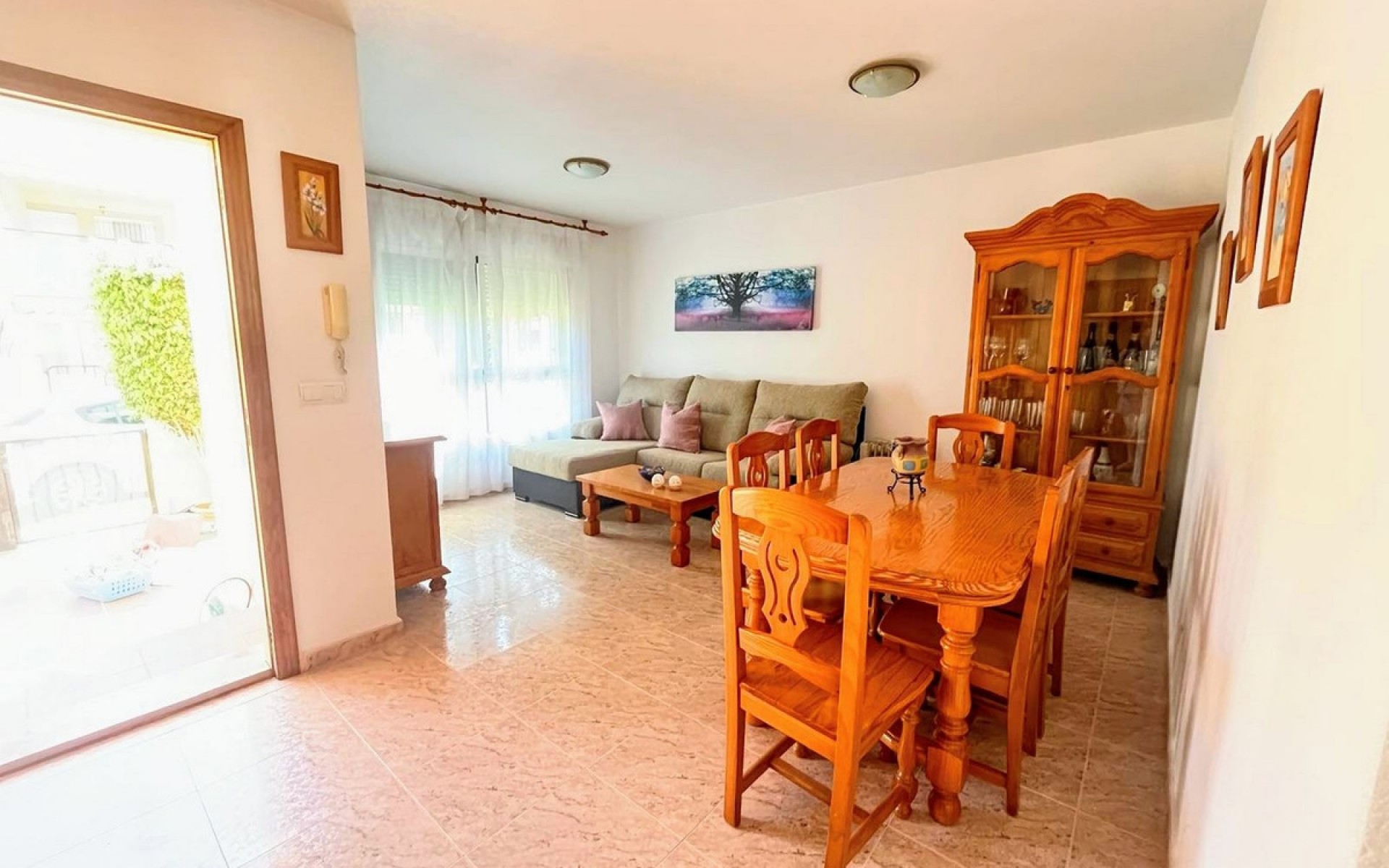 - Radhus - 