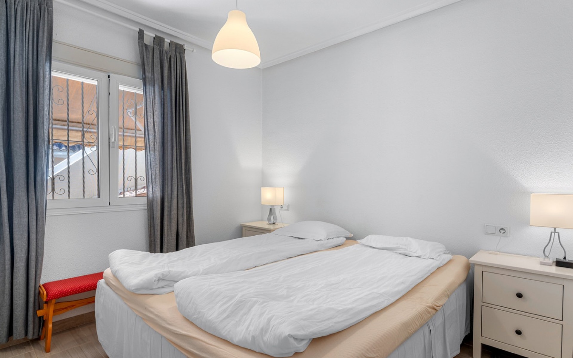  - Radhus - 