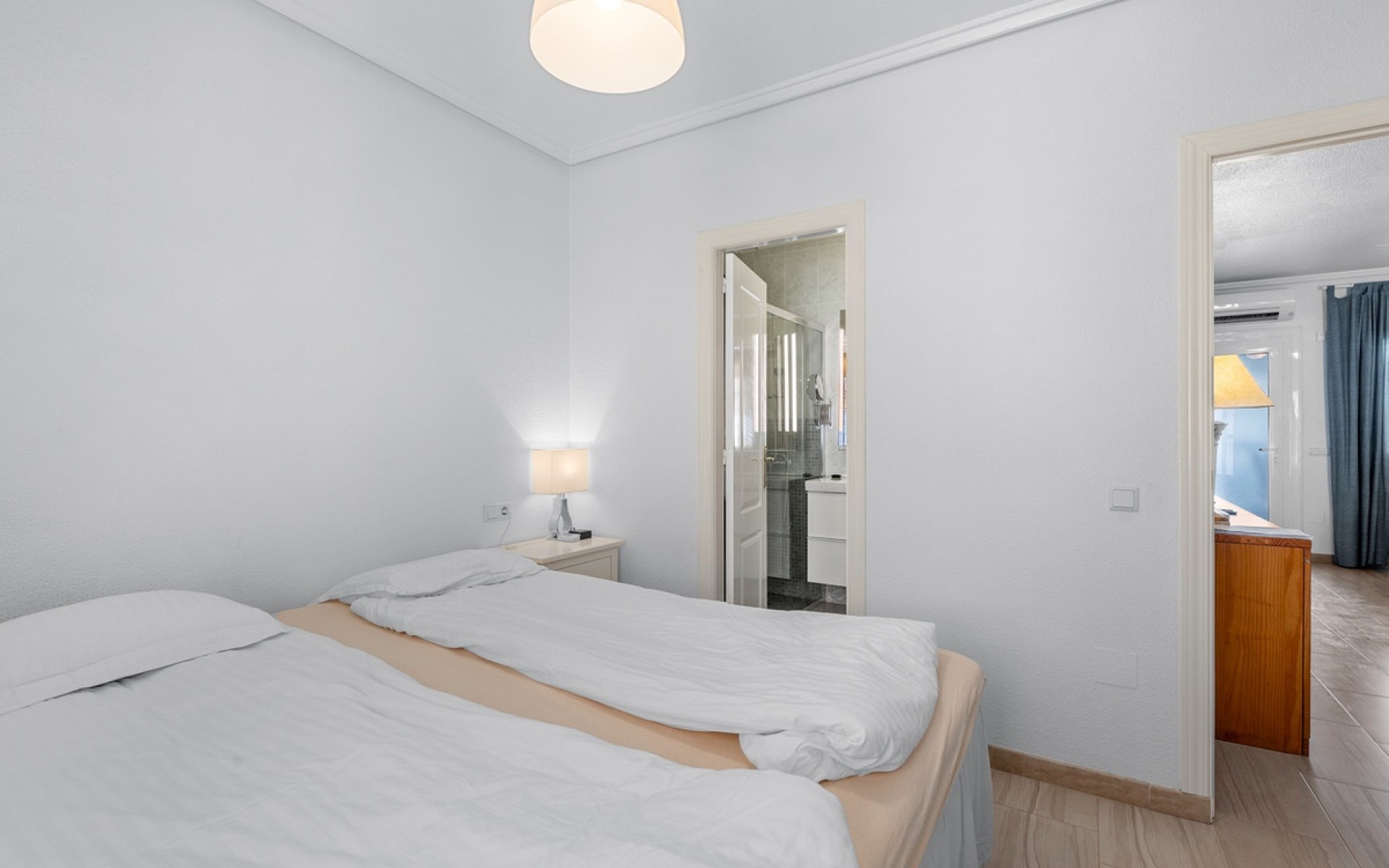  - Radhus - 
