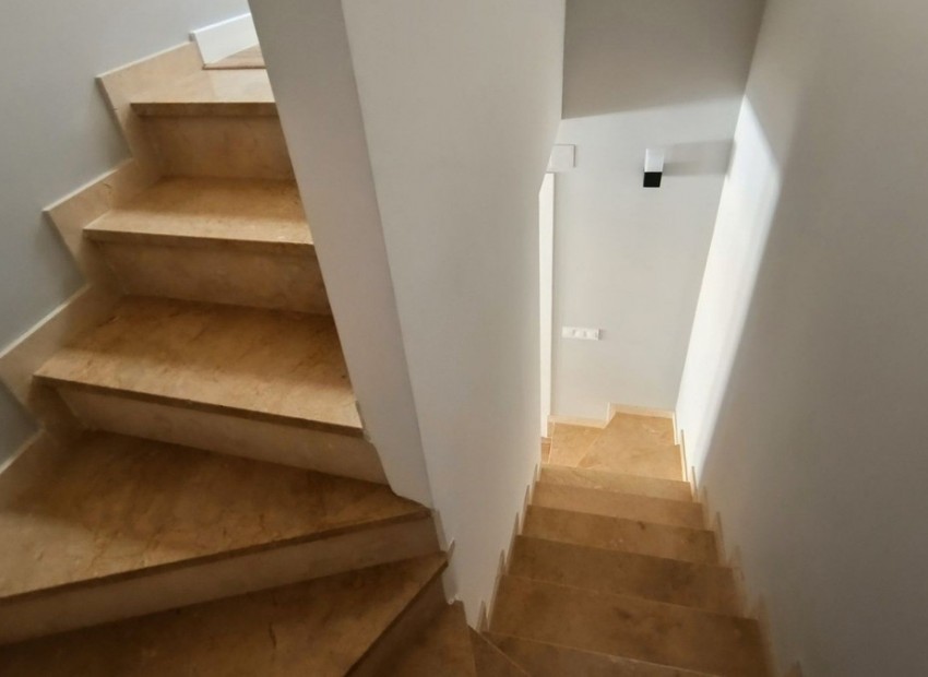  - Radhus - 