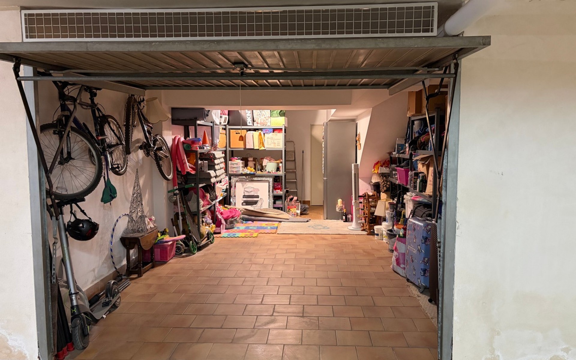  - Radhus - 