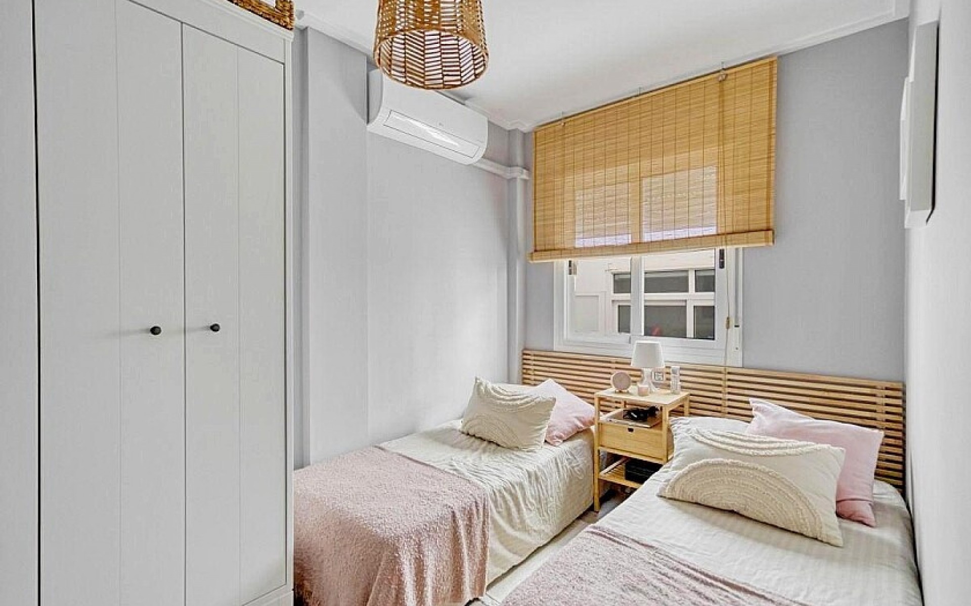  - Radhus - 