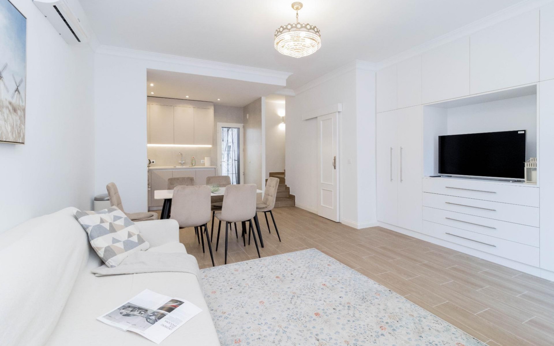  - Radhus - 
