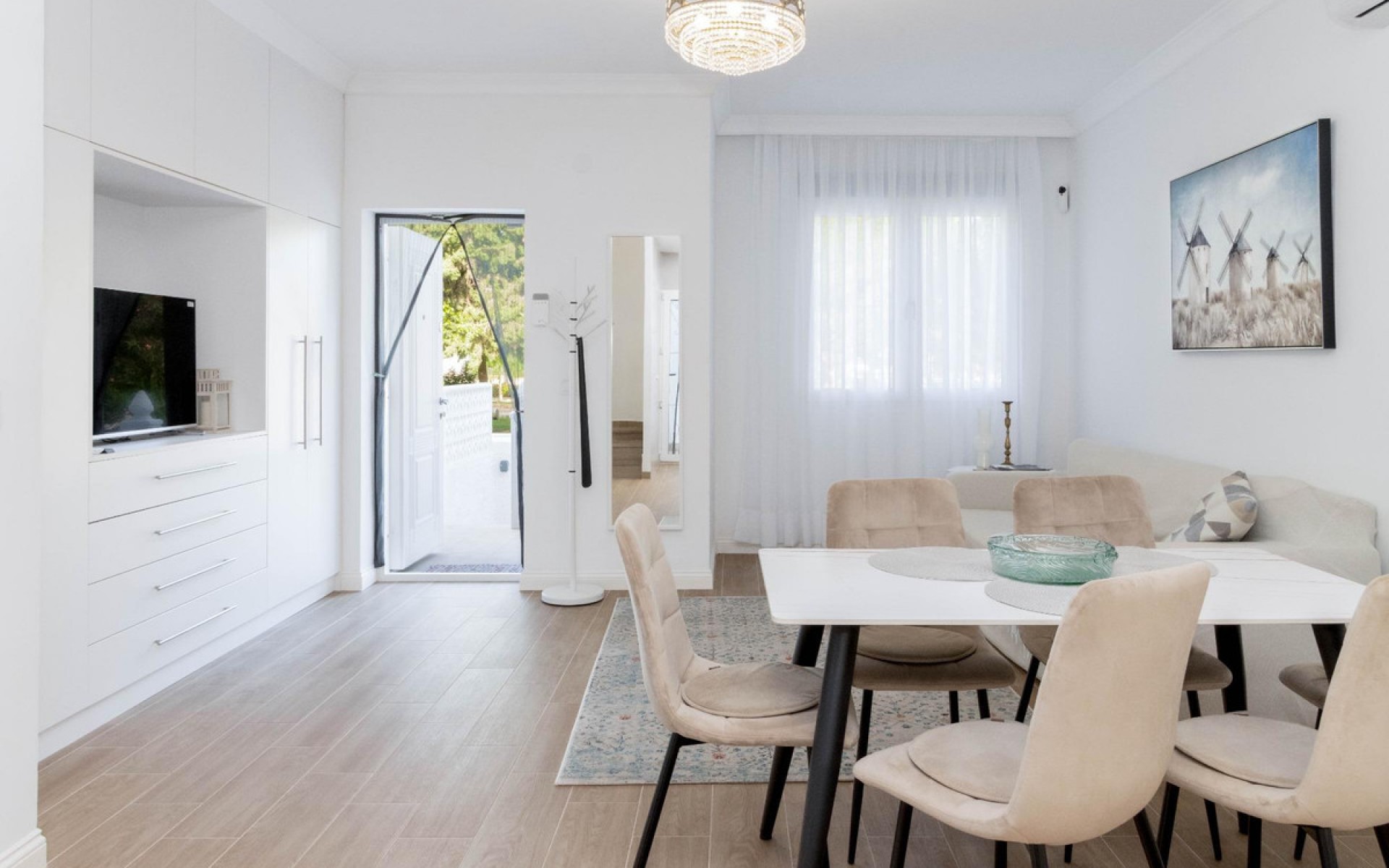  - Radhus - 