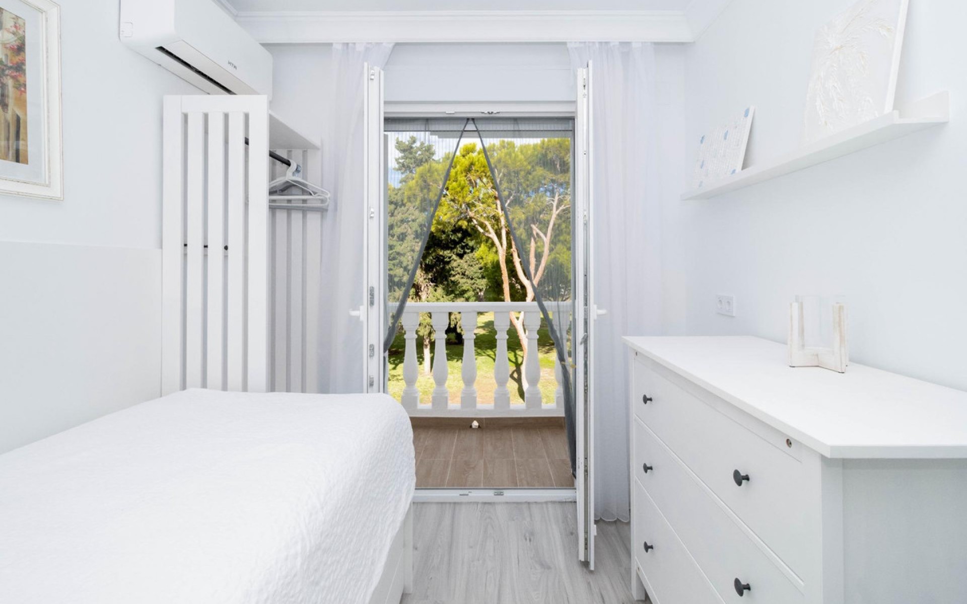  - Radhus - 
