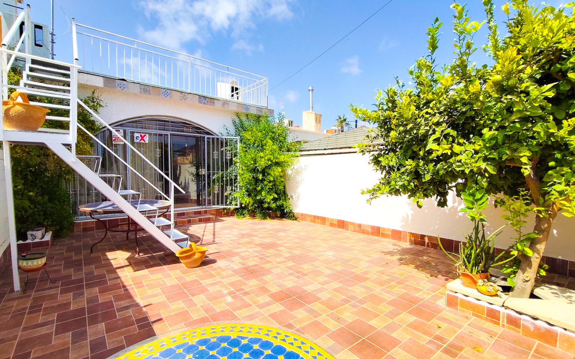  - Radhus - 