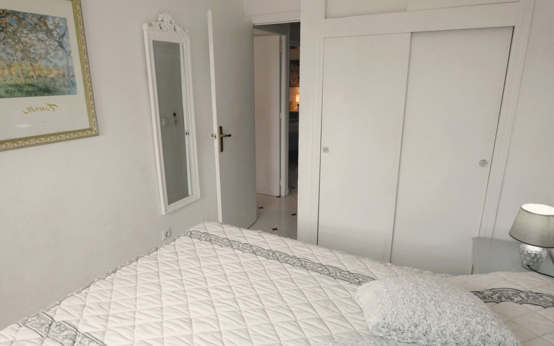  - Radhus - 