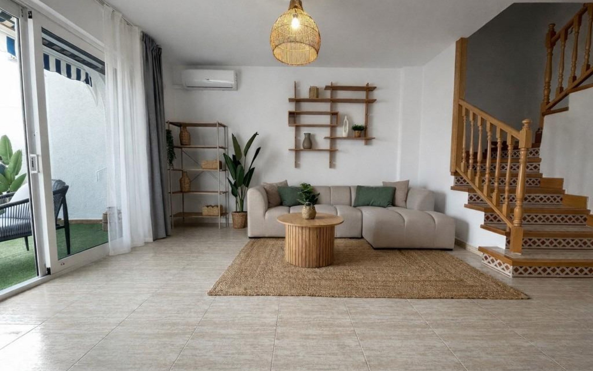 - Radhus - 