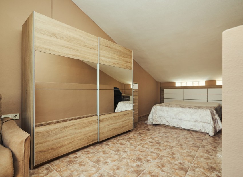  - Radhus - 
