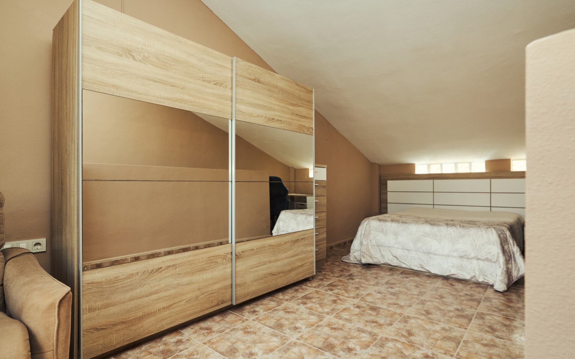  - Radhus - 