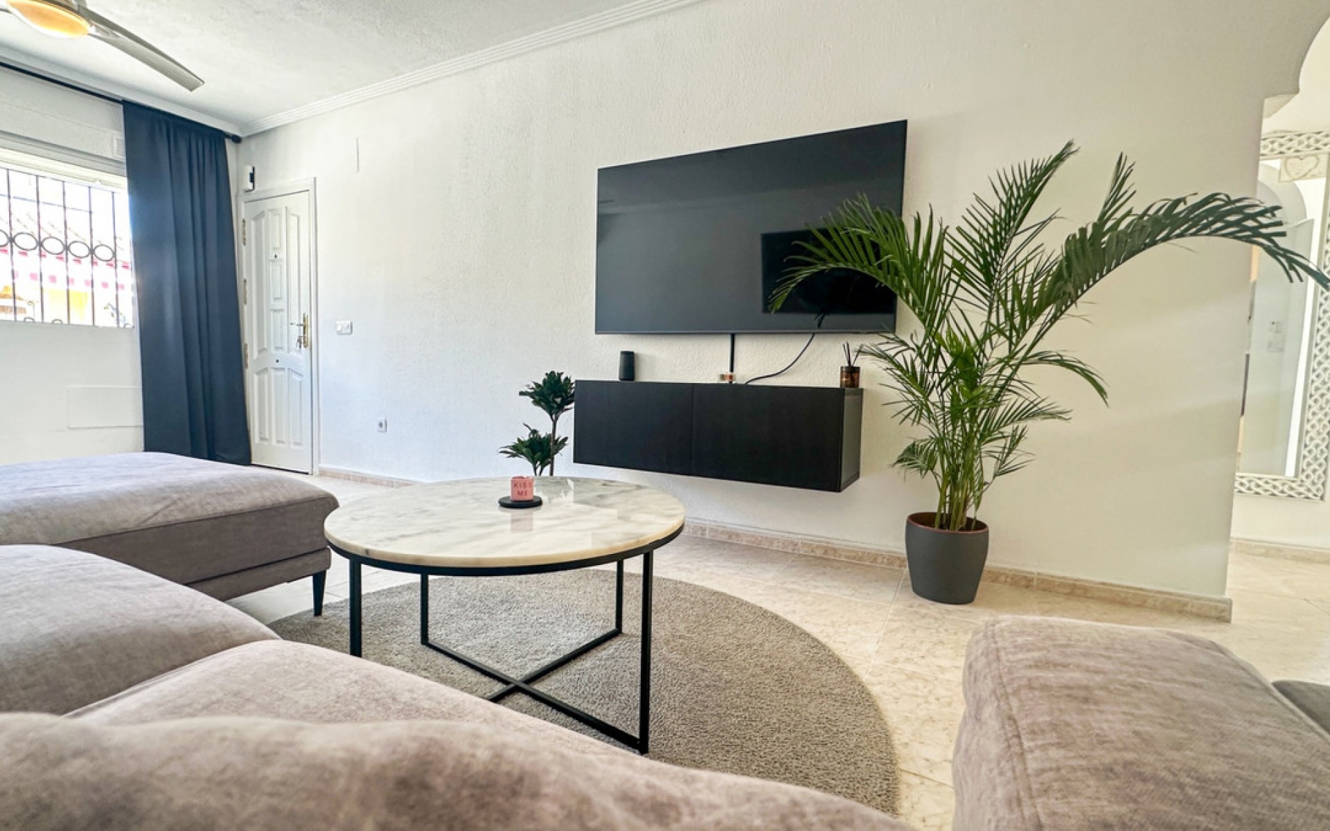  - Radhus - 