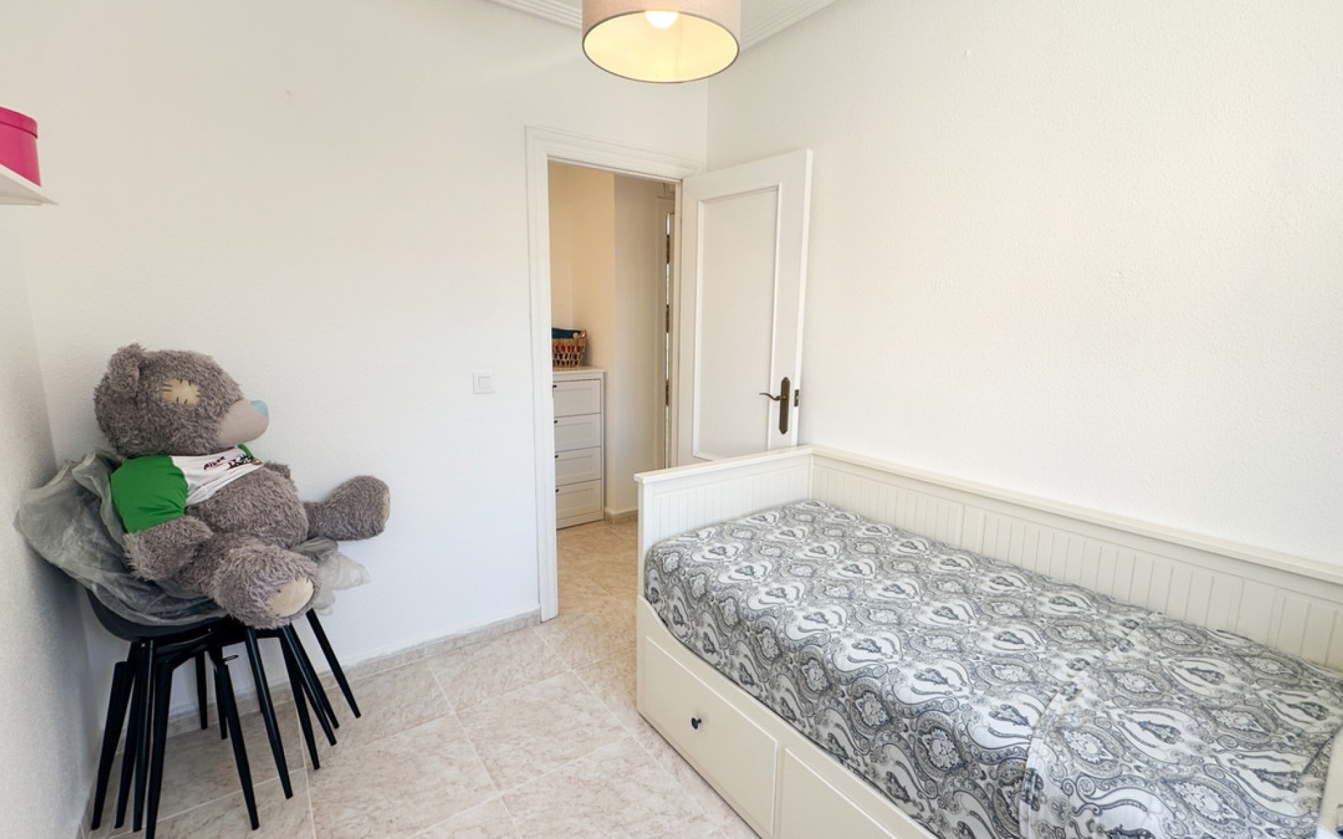  - Radhus - 