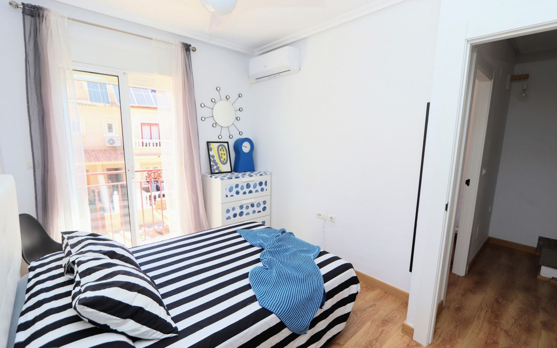  - Radhus - 
